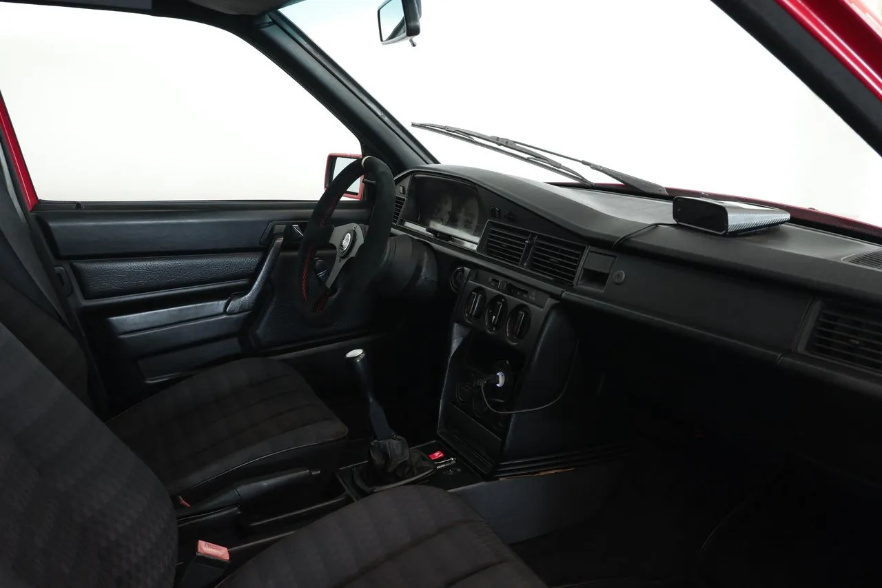 Mercedes 190 bild 9
