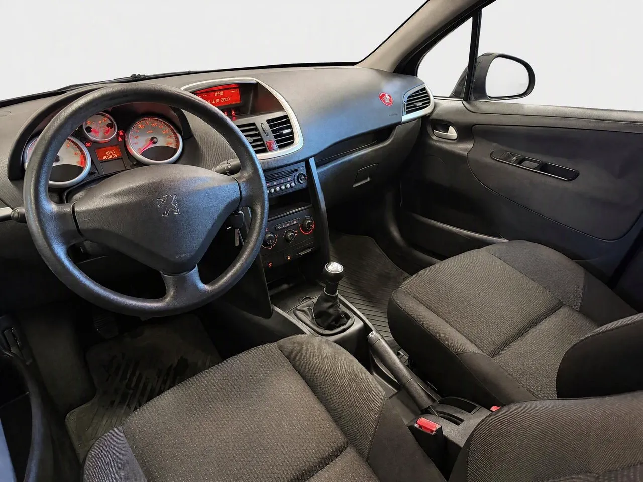 Peugeot 207 bild 9