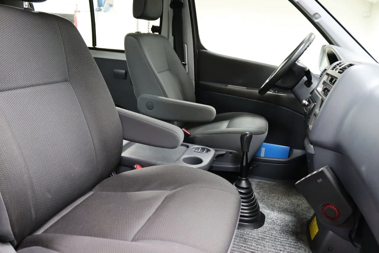 Toyota Hiace bild 12