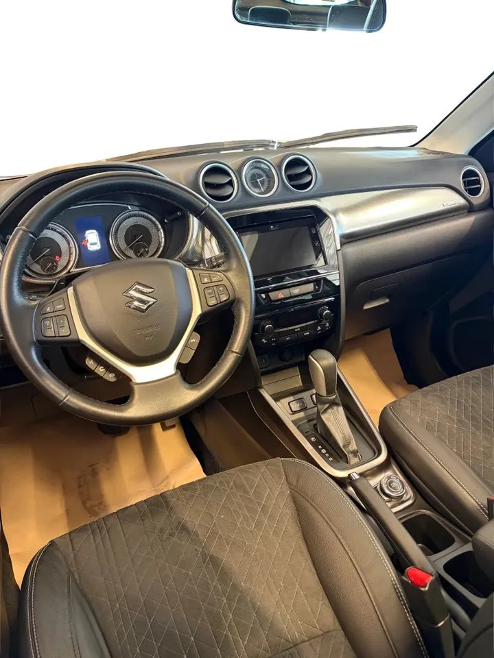 Suzuki Vitara bild 8
