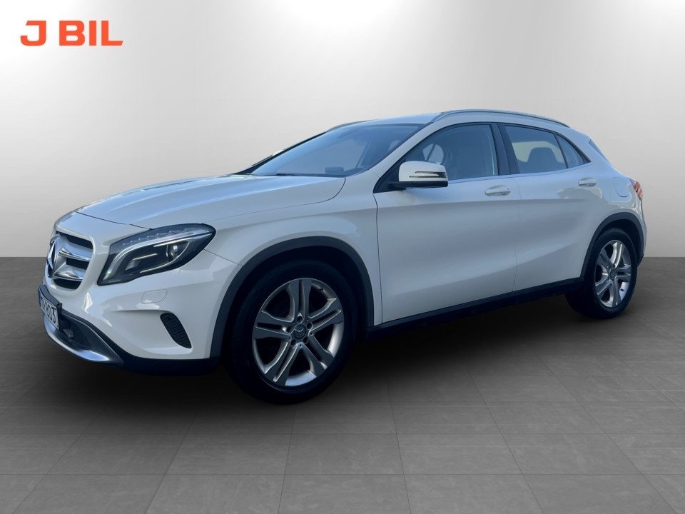 Mercedes GLA220