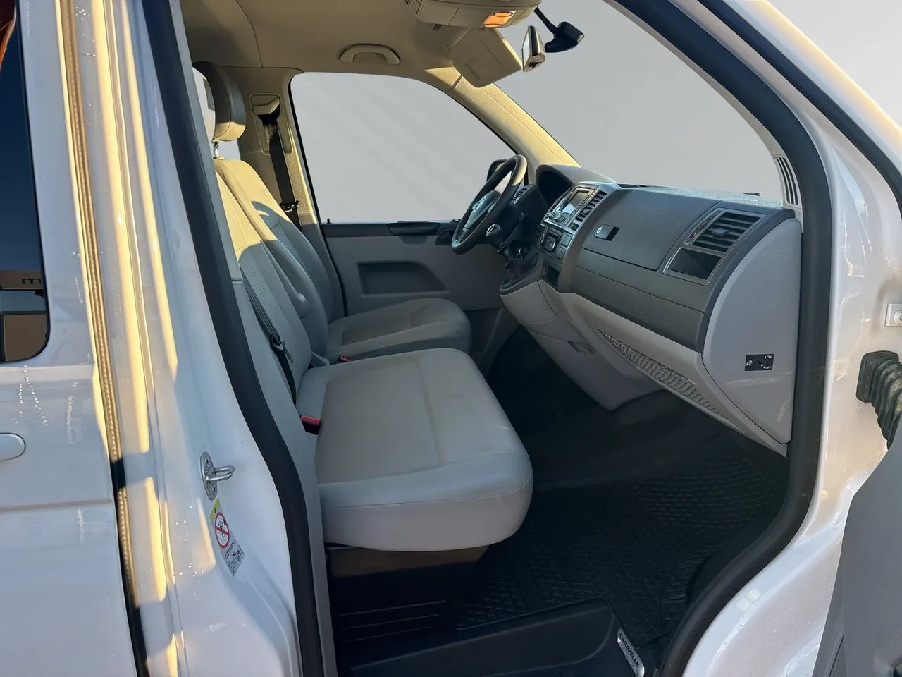 Volkswagen Caravelle bild 9