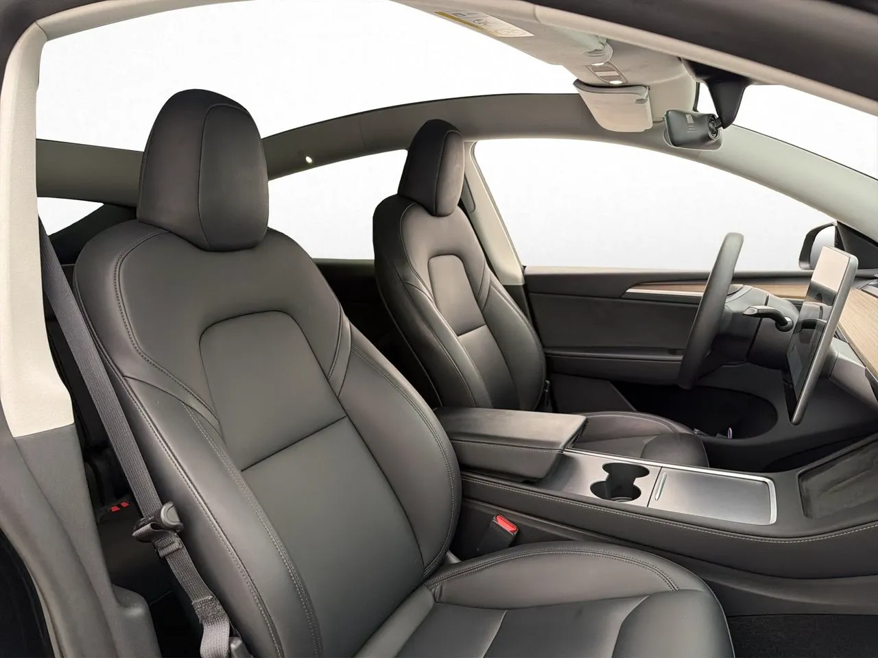 Tesla Model Y bild 26