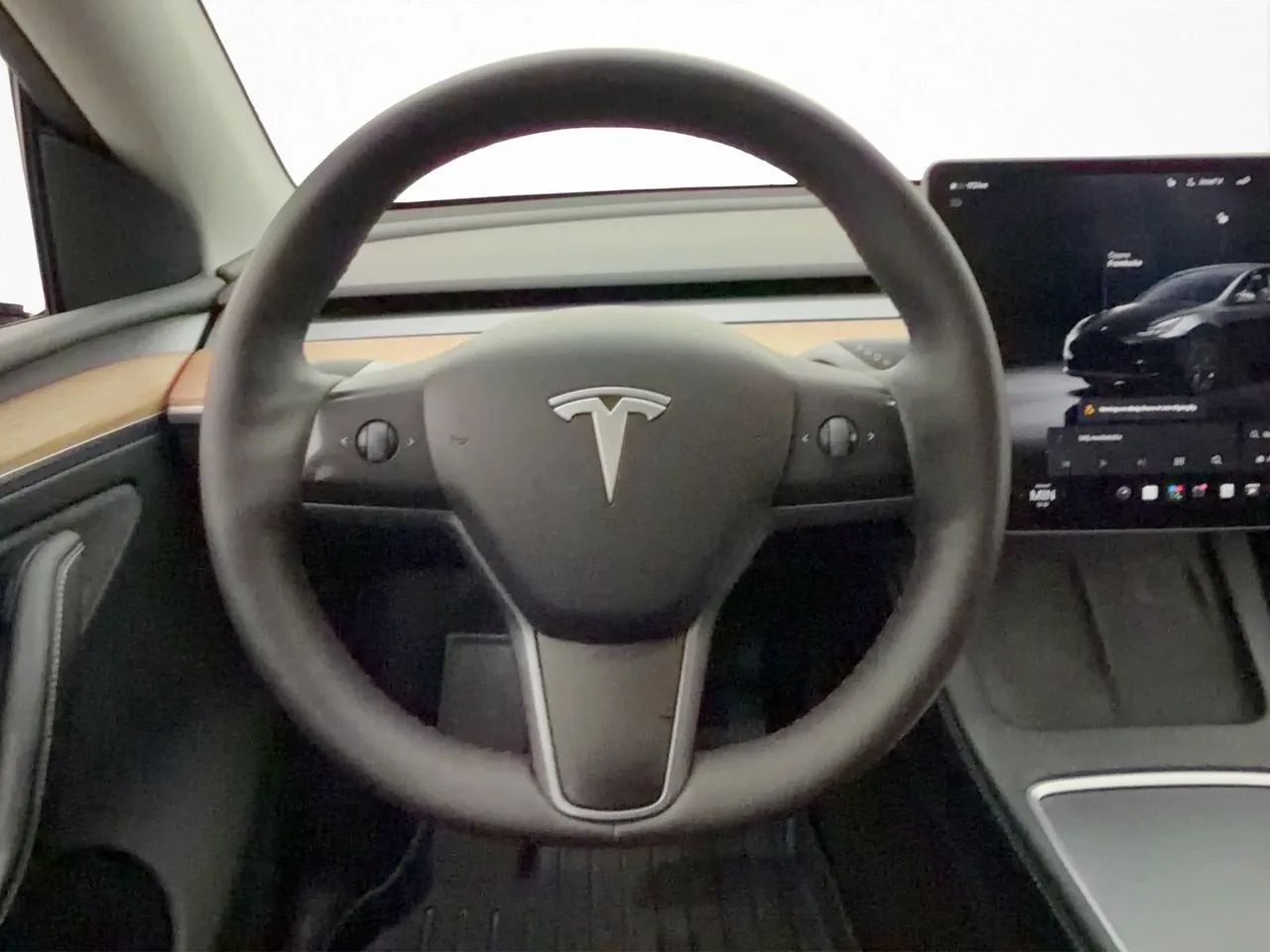 Tesla Model Y bild 14