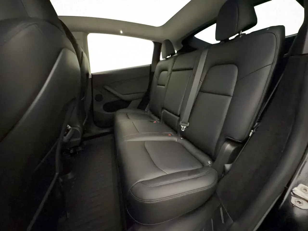 Tesla Model Y bild 26