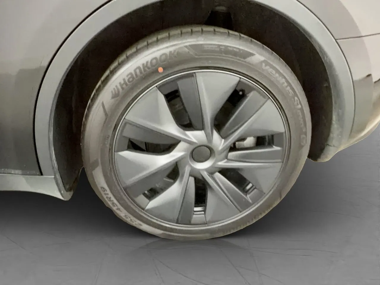 Tesla Model Y bild 31