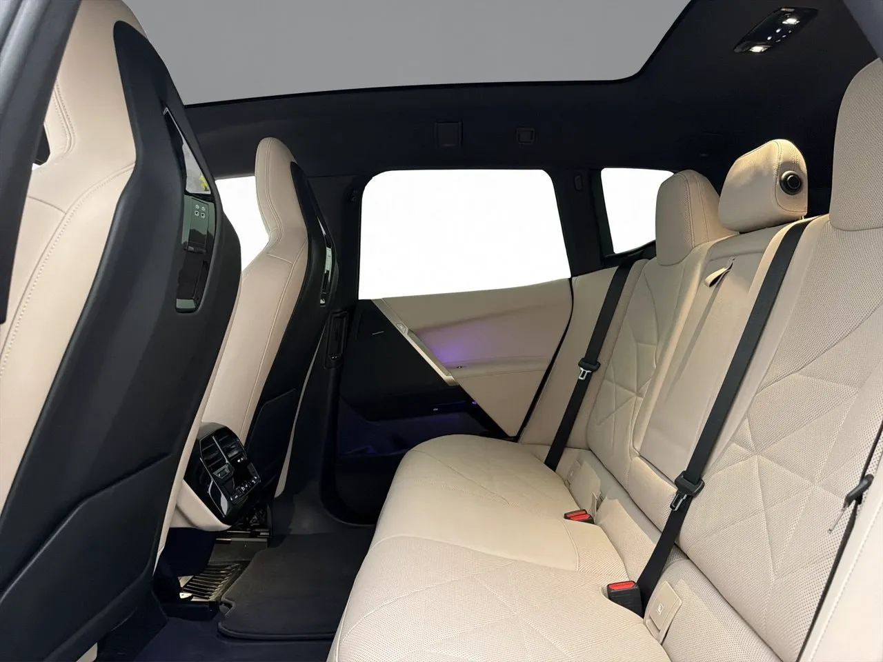 BMW iX bild 33