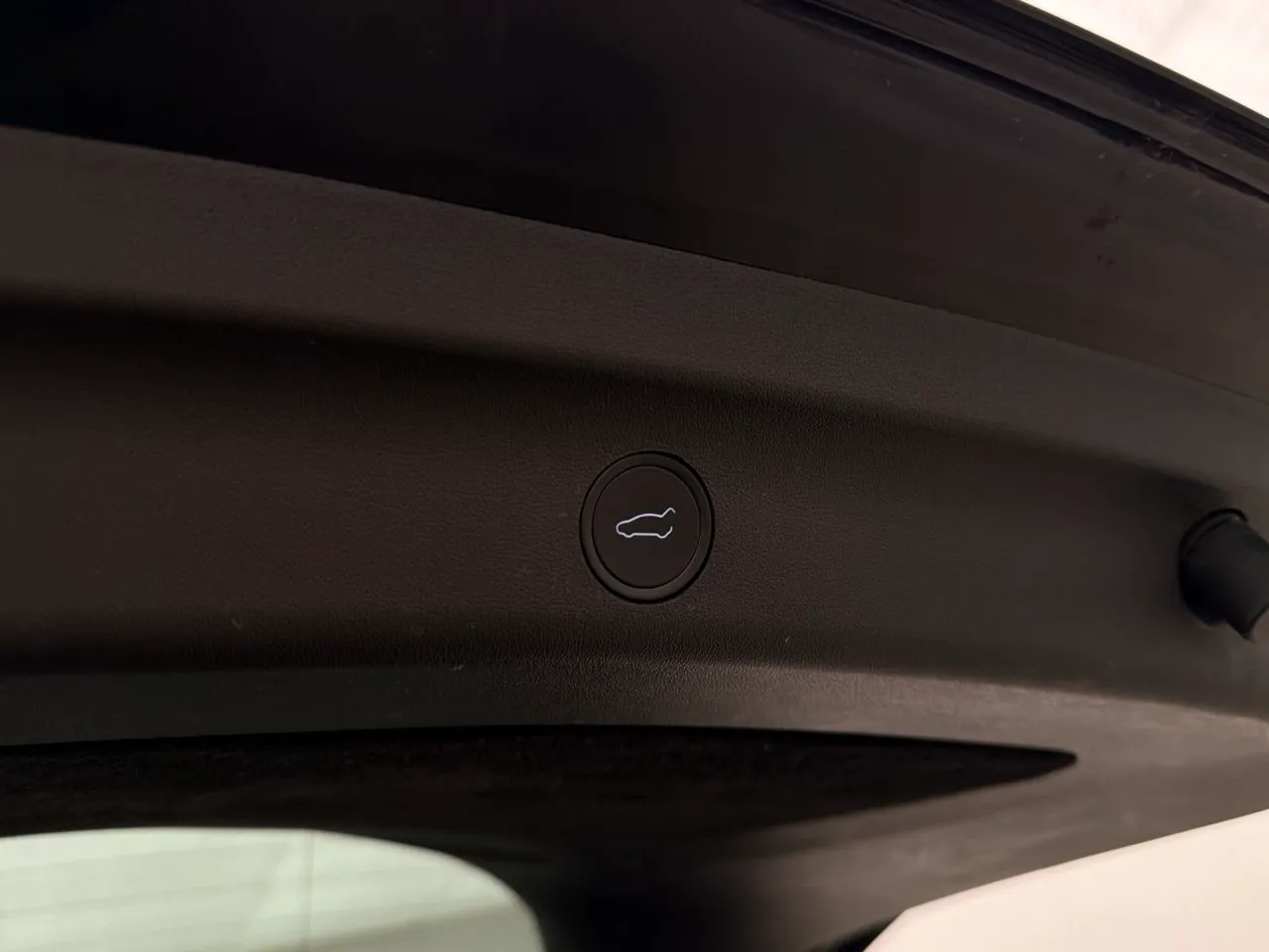 Tesla Model Y bild 31