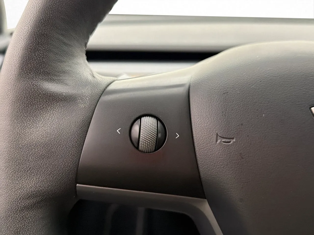 Tesla Model Y bild 15