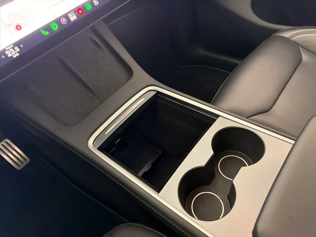 Tesla Model Y bild 27