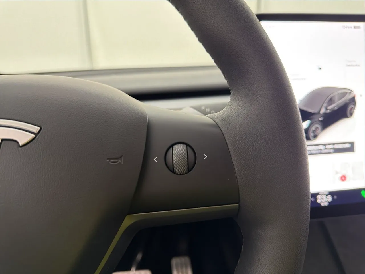 Tesla Model Y bild 18