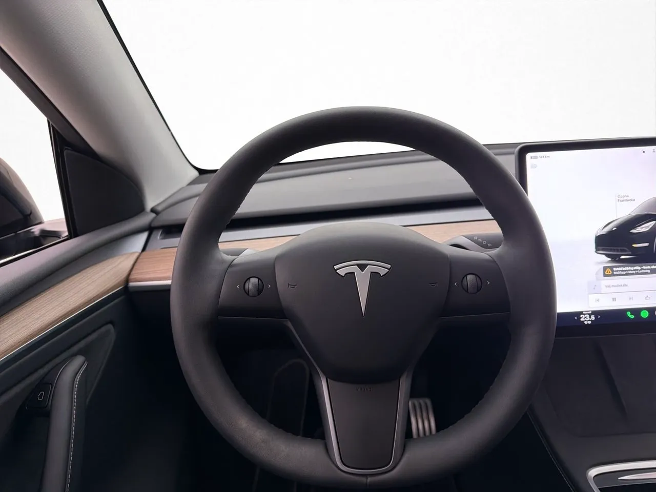 Tesla Model Y bild 16