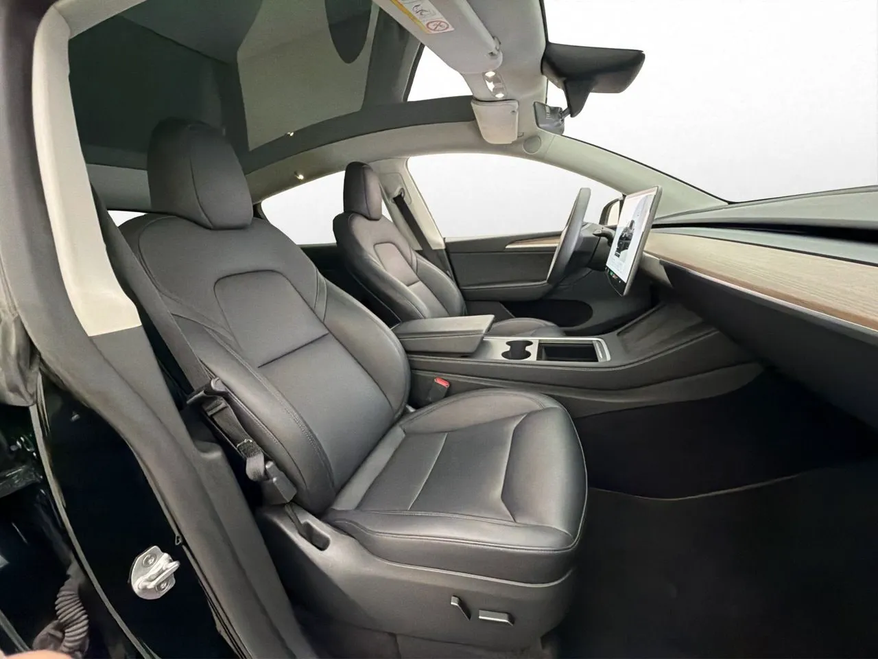 Tesla Model Y bild 29