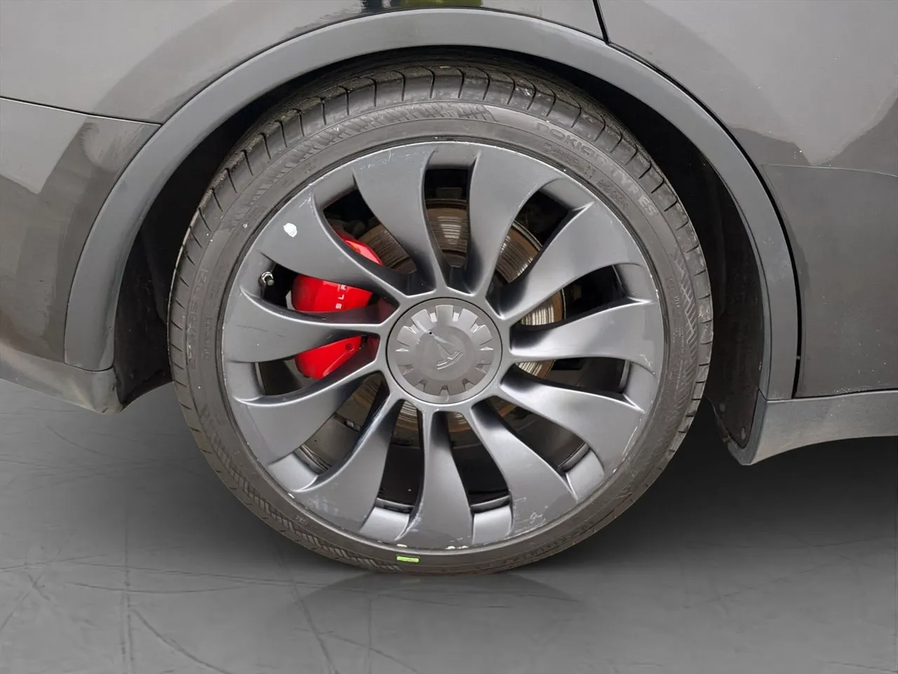 Tesla Model Y bild 35