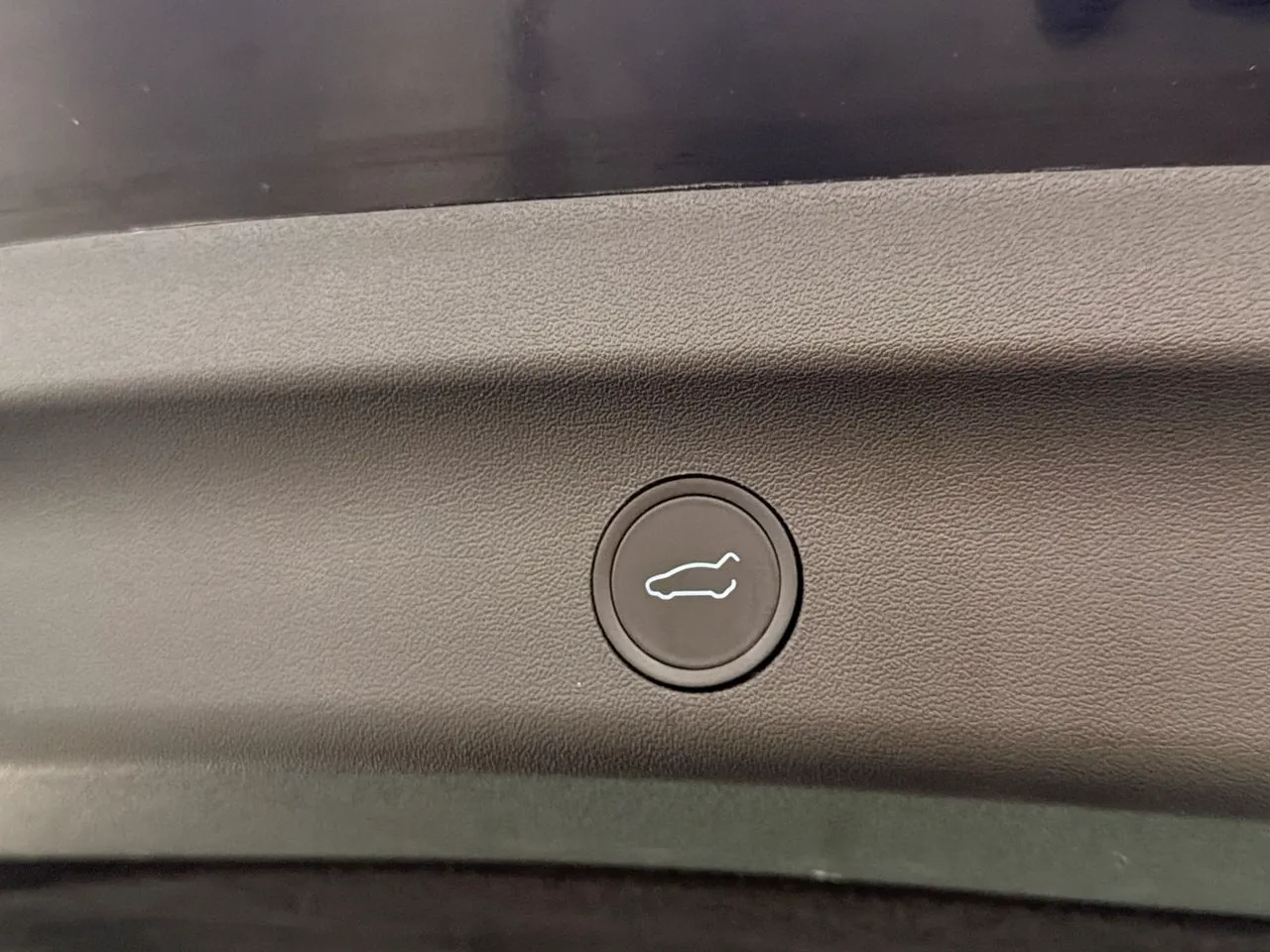 Tesla Model Y bild 32