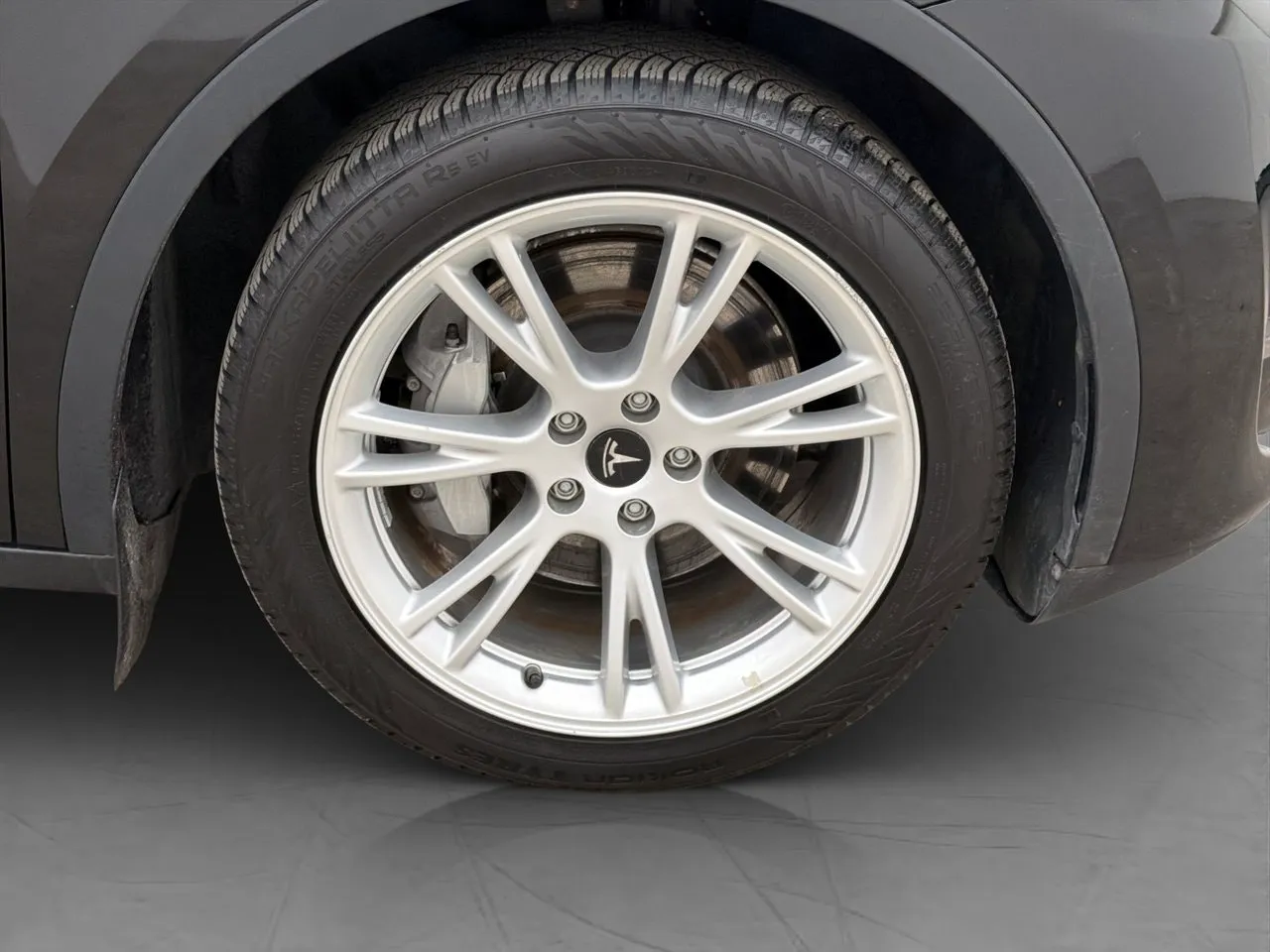 Tesla Model Y bild 36
