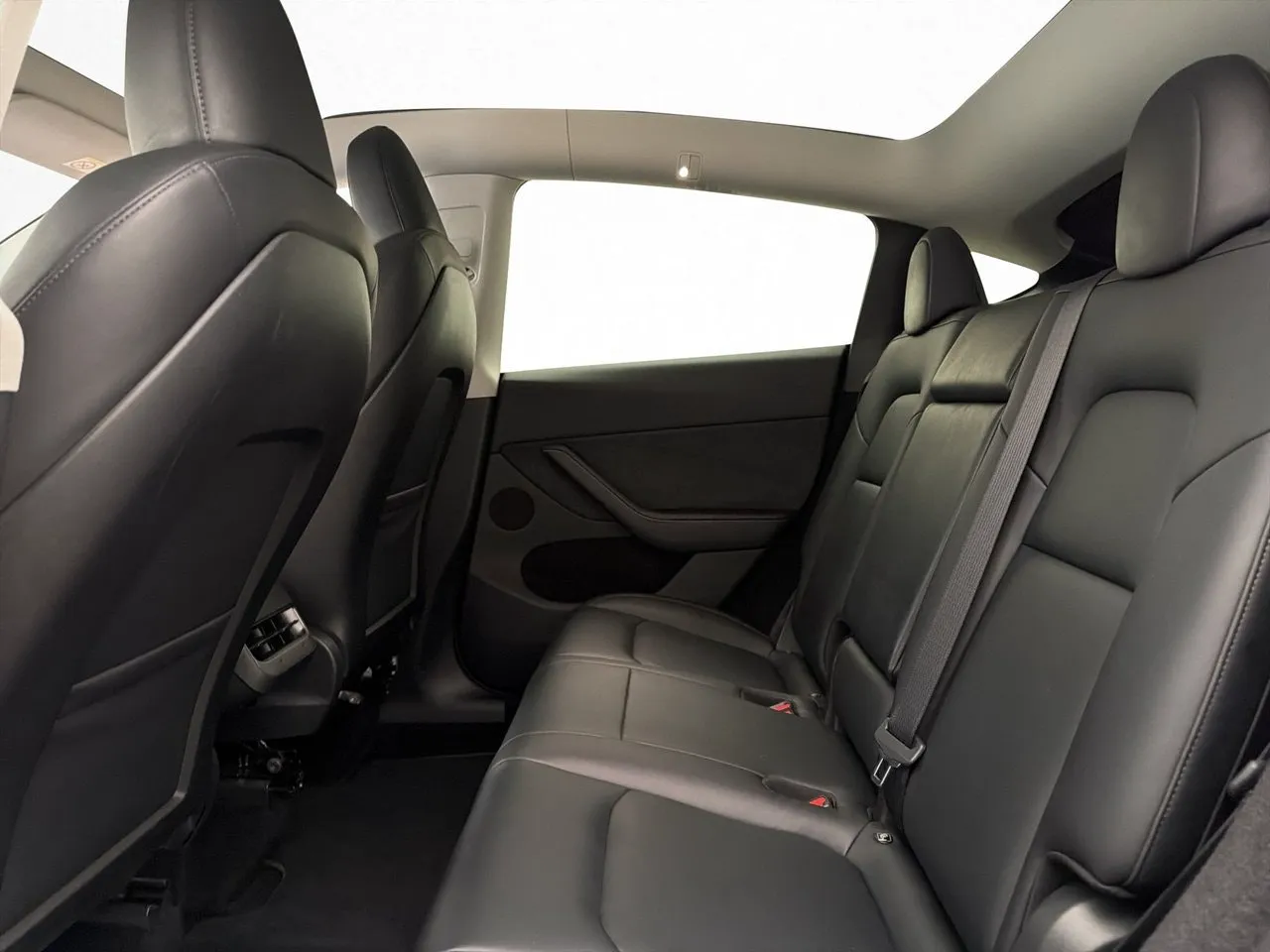 Tesla Model Y bild 29