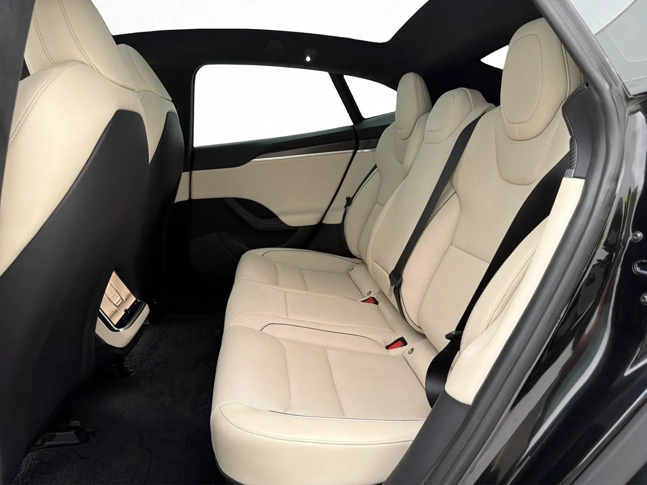 Tesla Model S bild 31