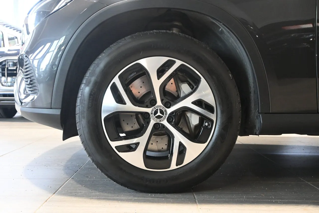 Mercedes GLC300 bild 6