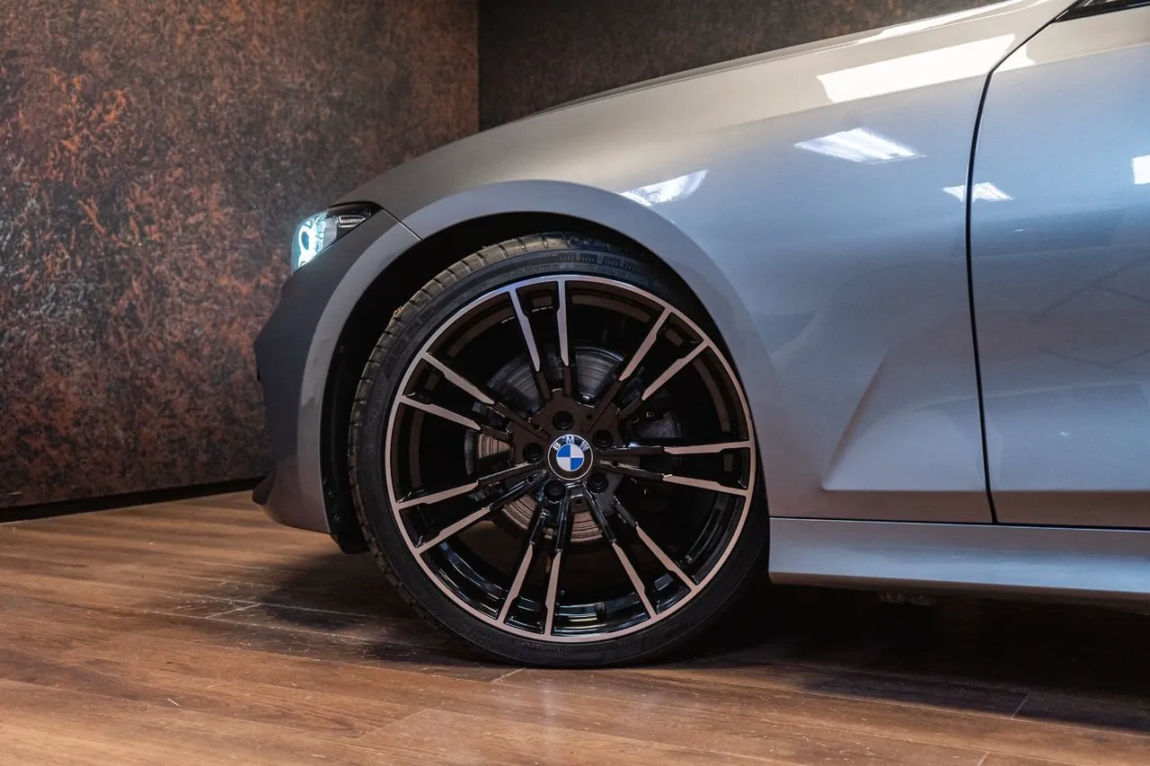 BMW 320 bild 10