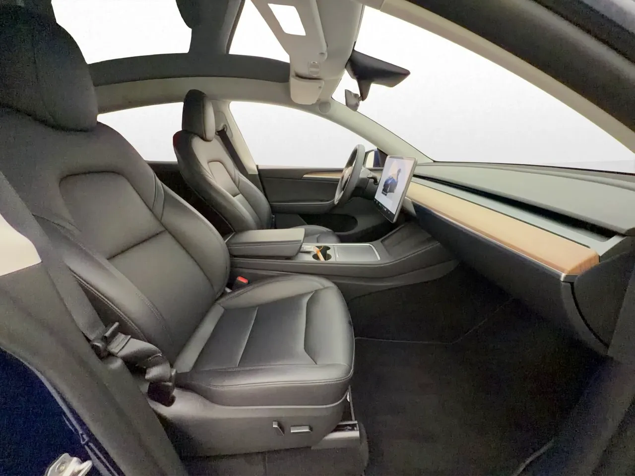 Tesla Model Y bild 26