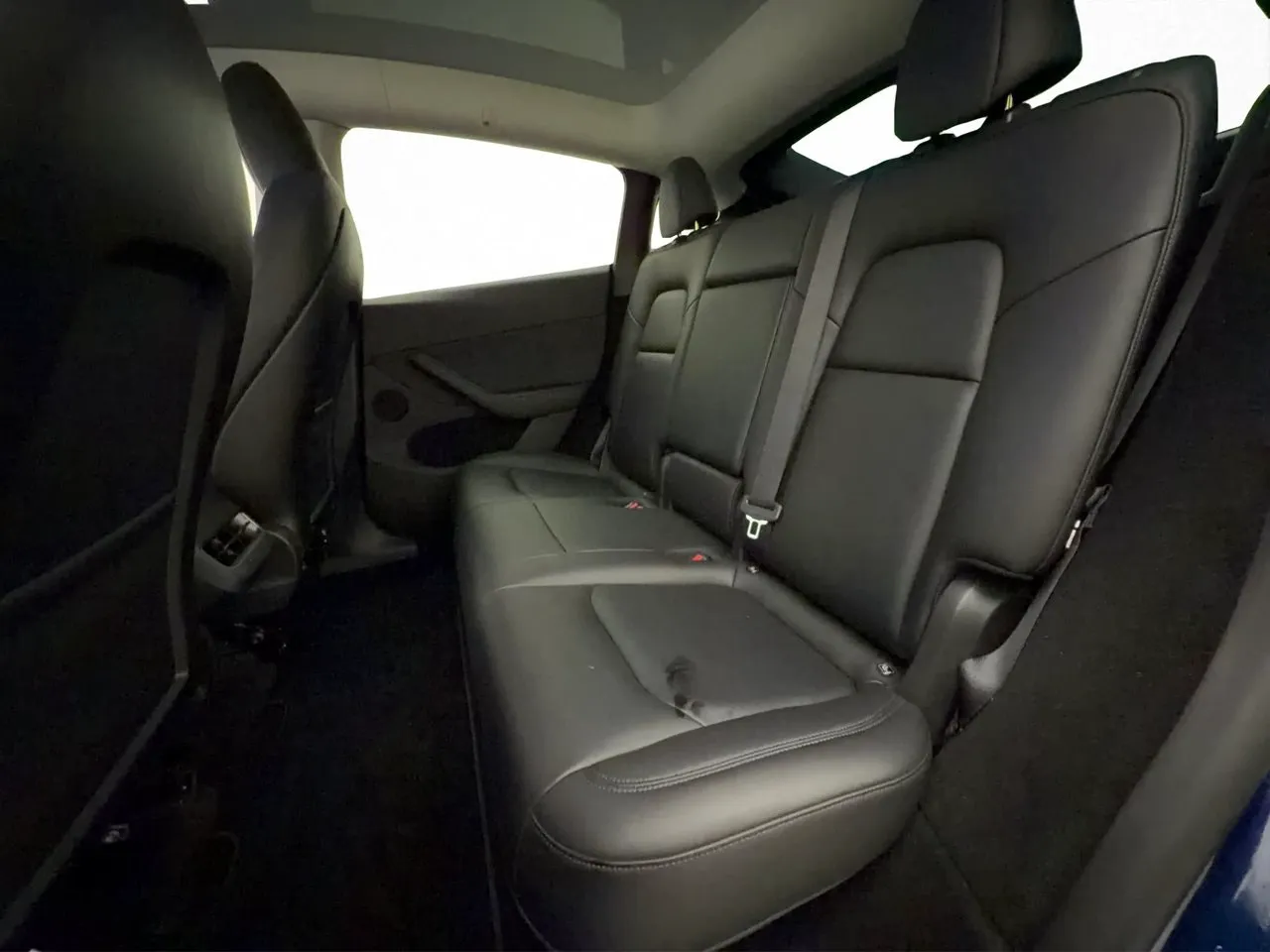 Tesla Model Y bild 27