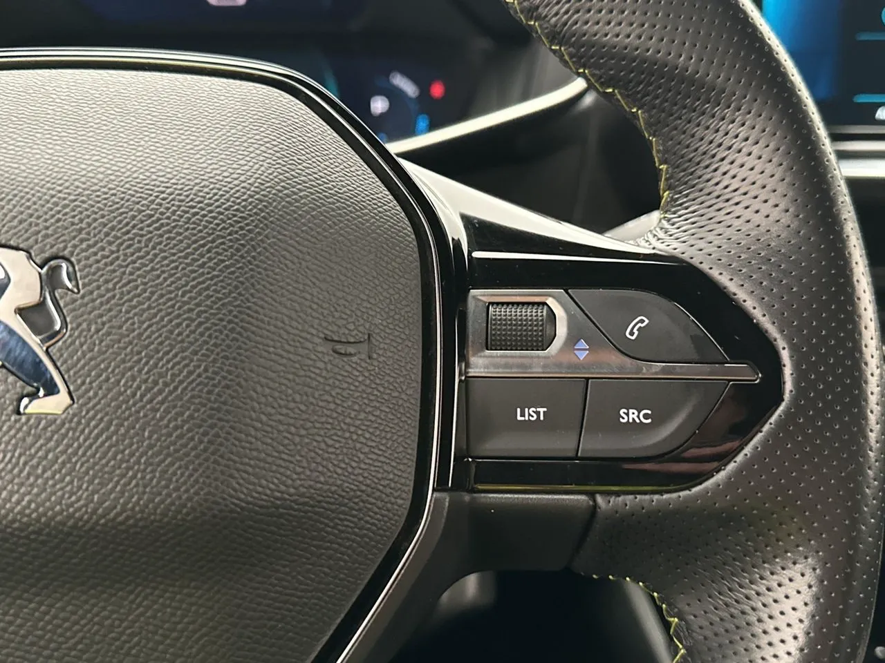 Peugeot e-2008 bild 15