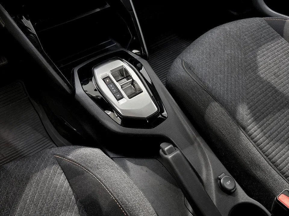 Peugeot 208 bild 12