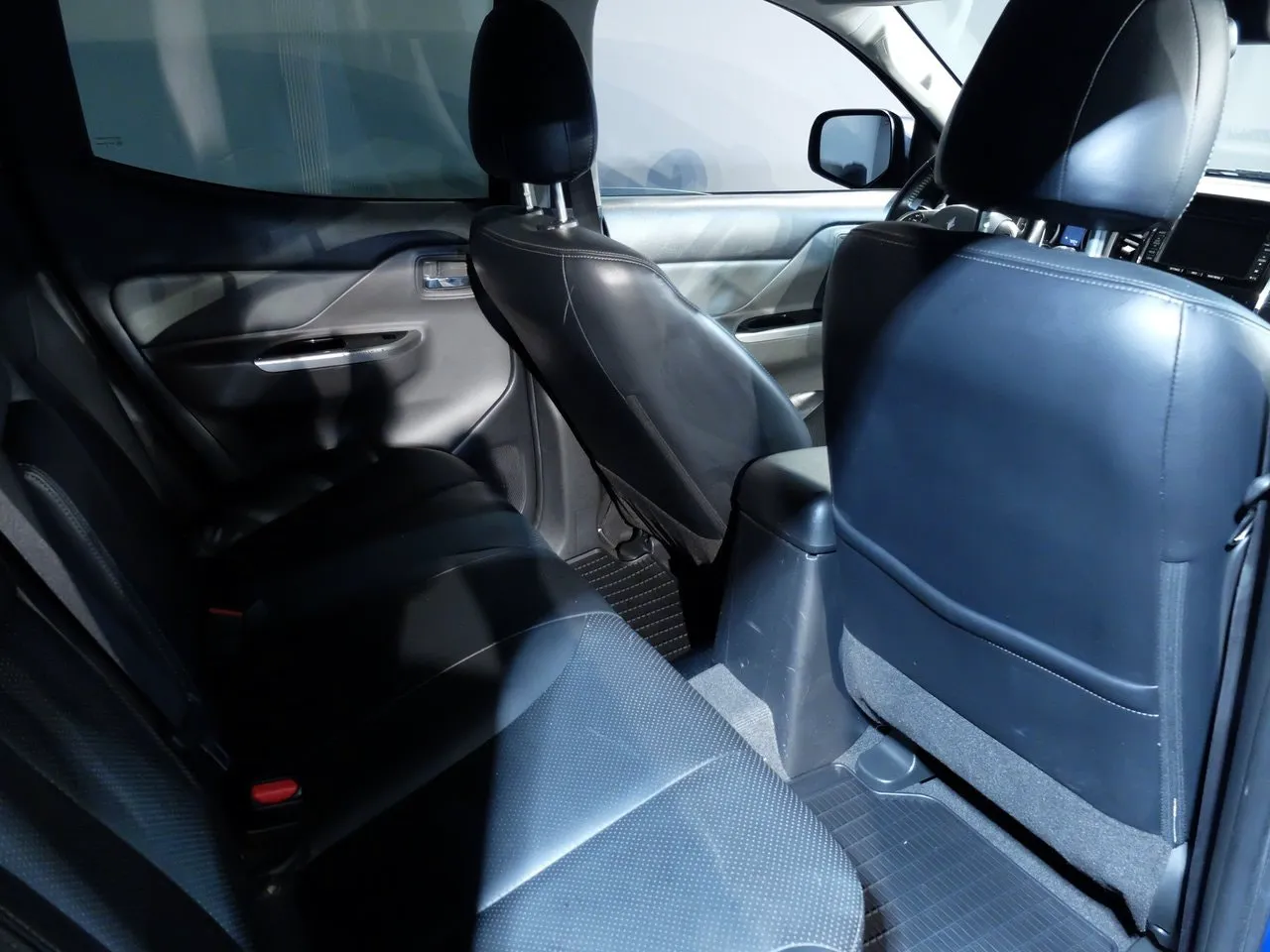 Mitsubishi L200 bild 9