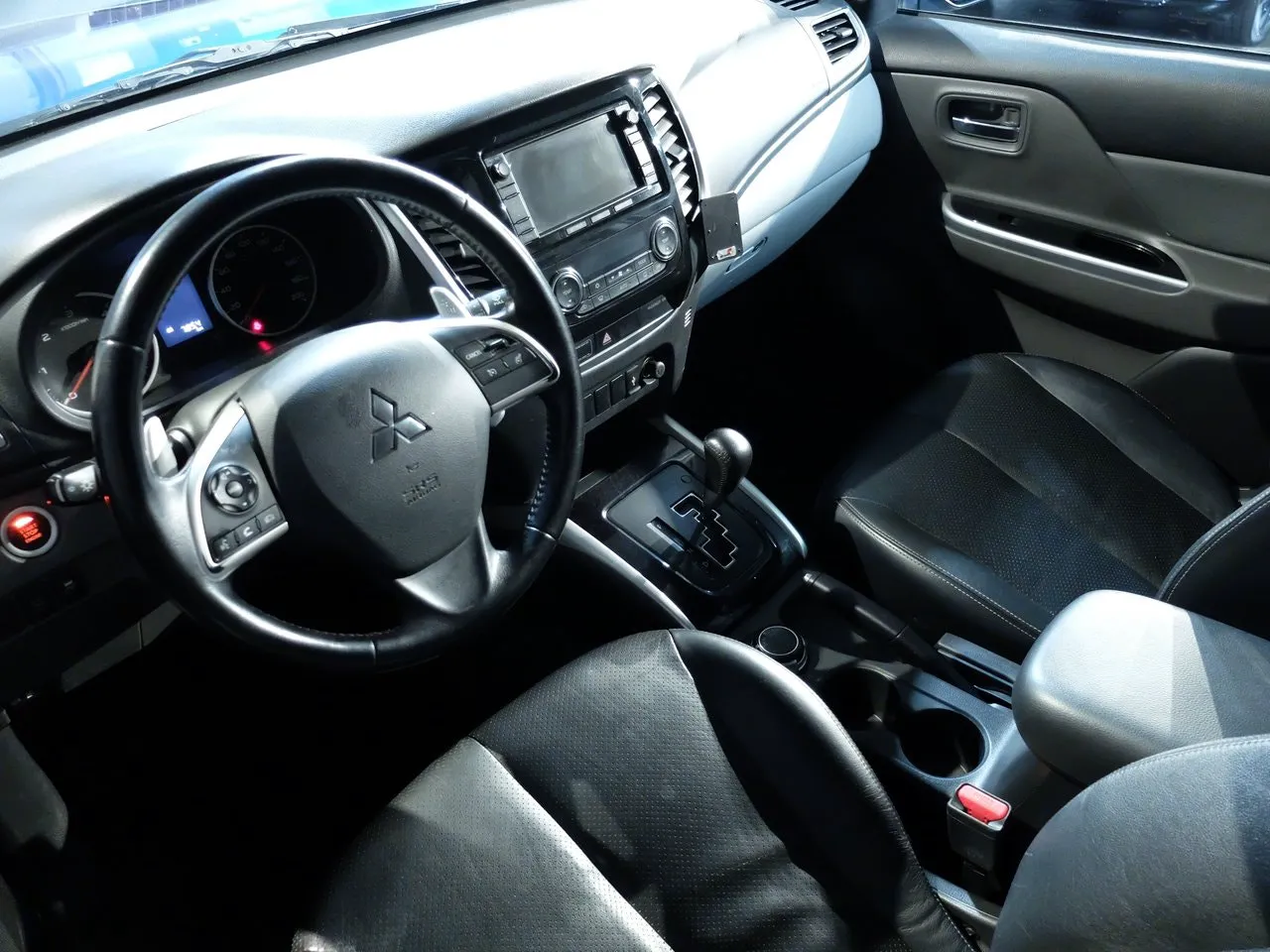 Mitsubishi L200 bild 13