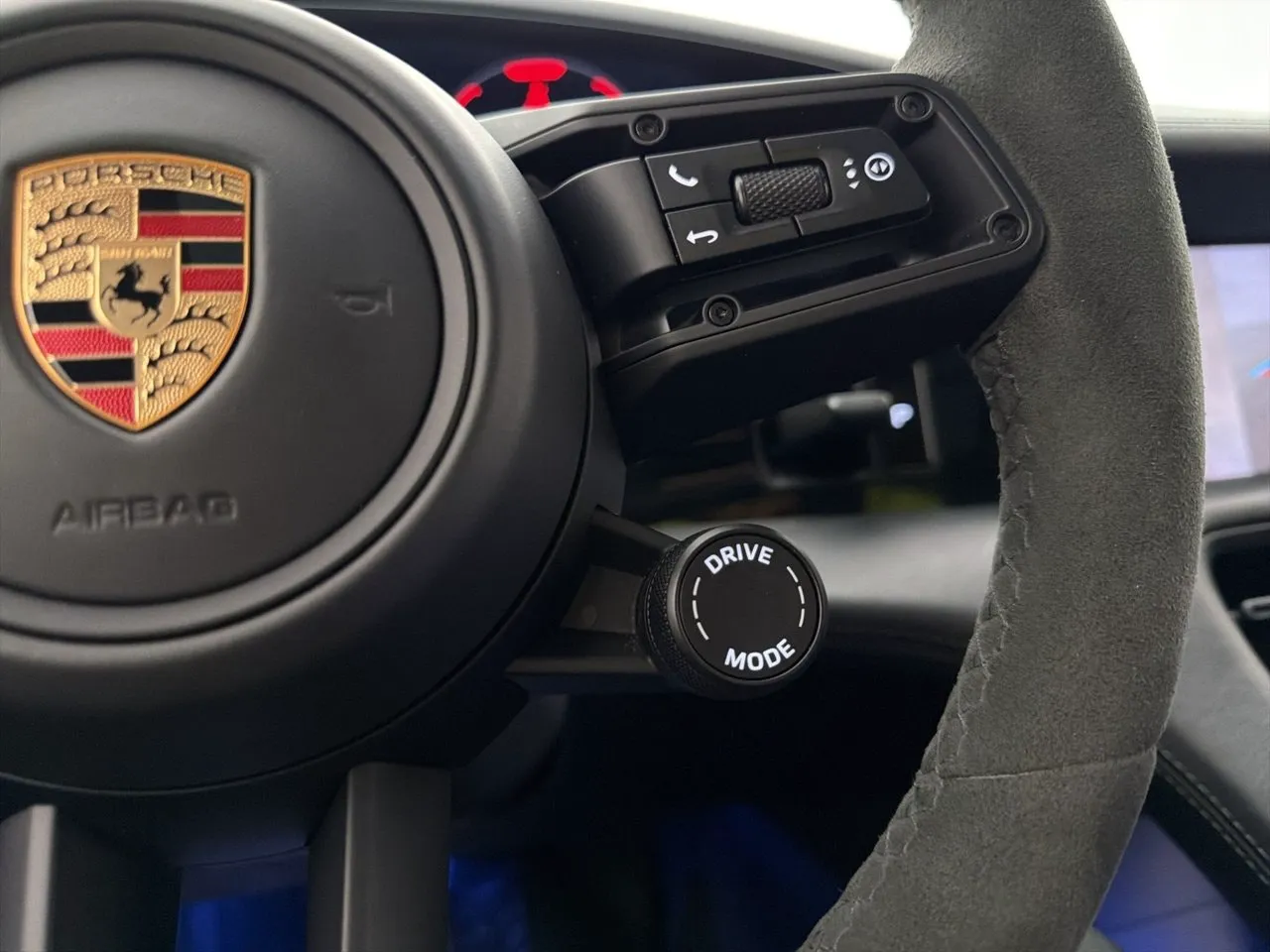 Porsche Taycan bild 24