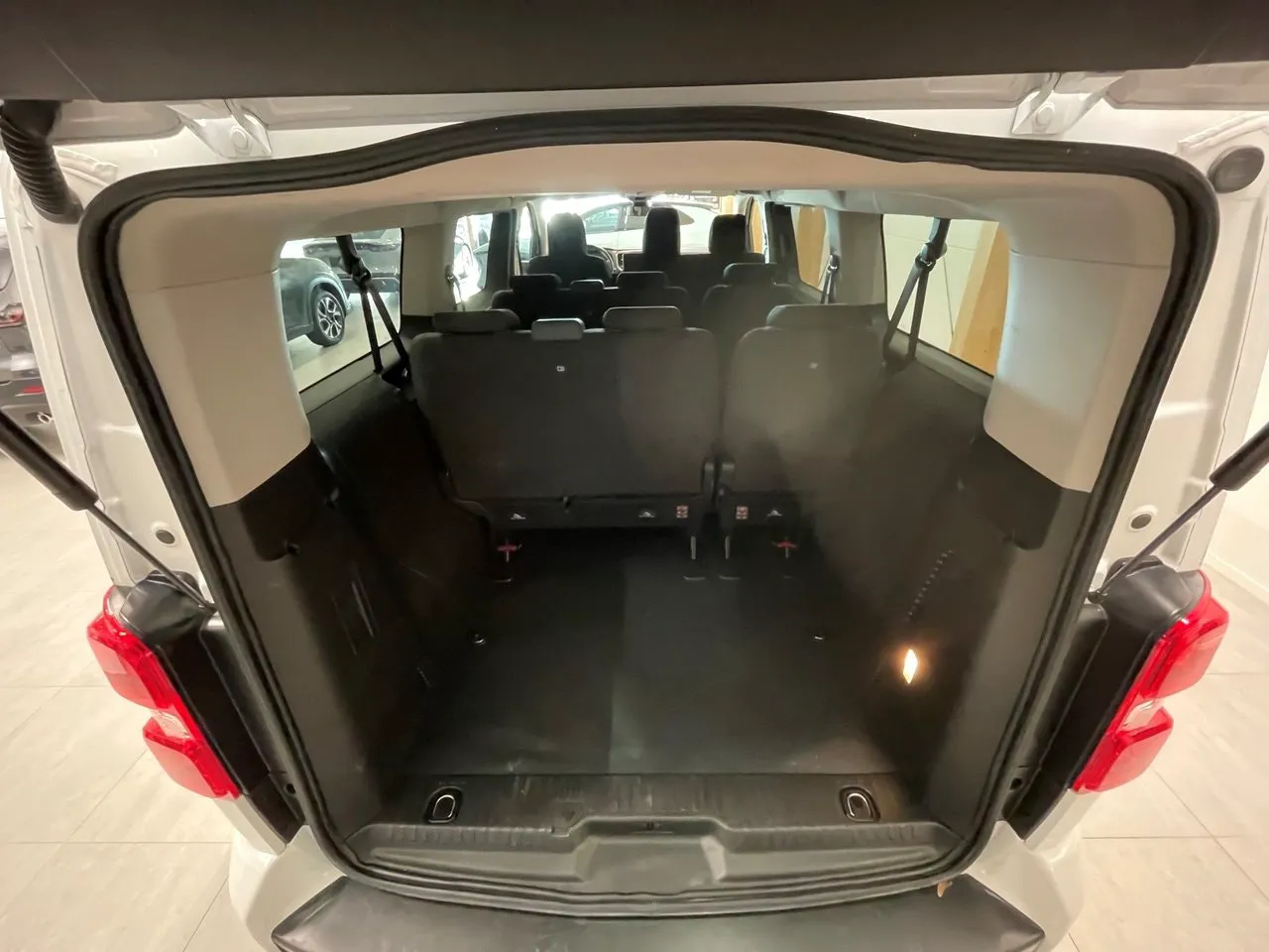Peugeot Traveller bild 10