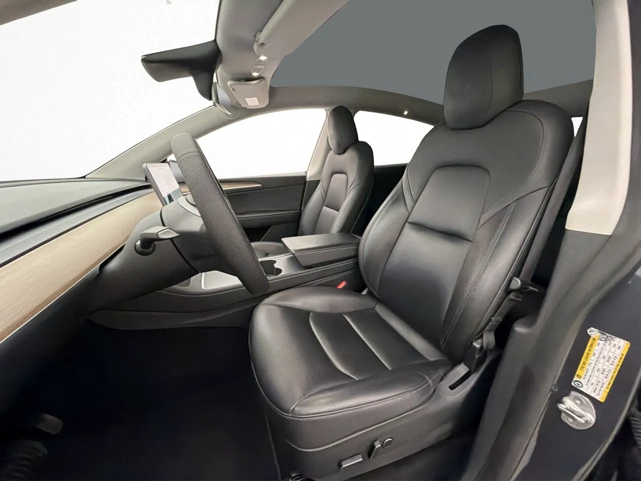 Tesla Model Y bild 13