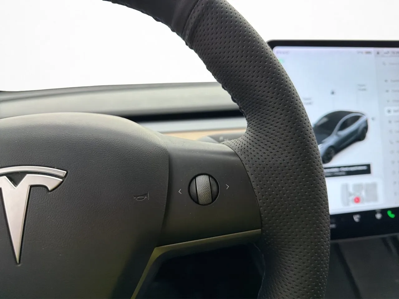 Tesla Model Y bild 17