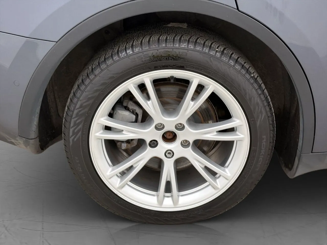 Tesla Model Y bild 35