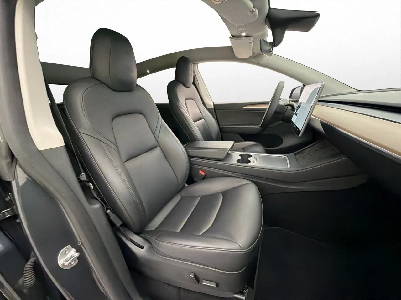 Tesla Model Y bild 28