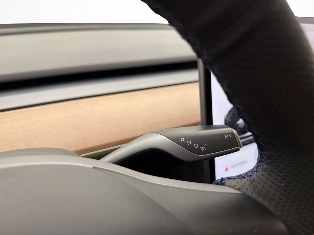 Tesla Model Y bild 18