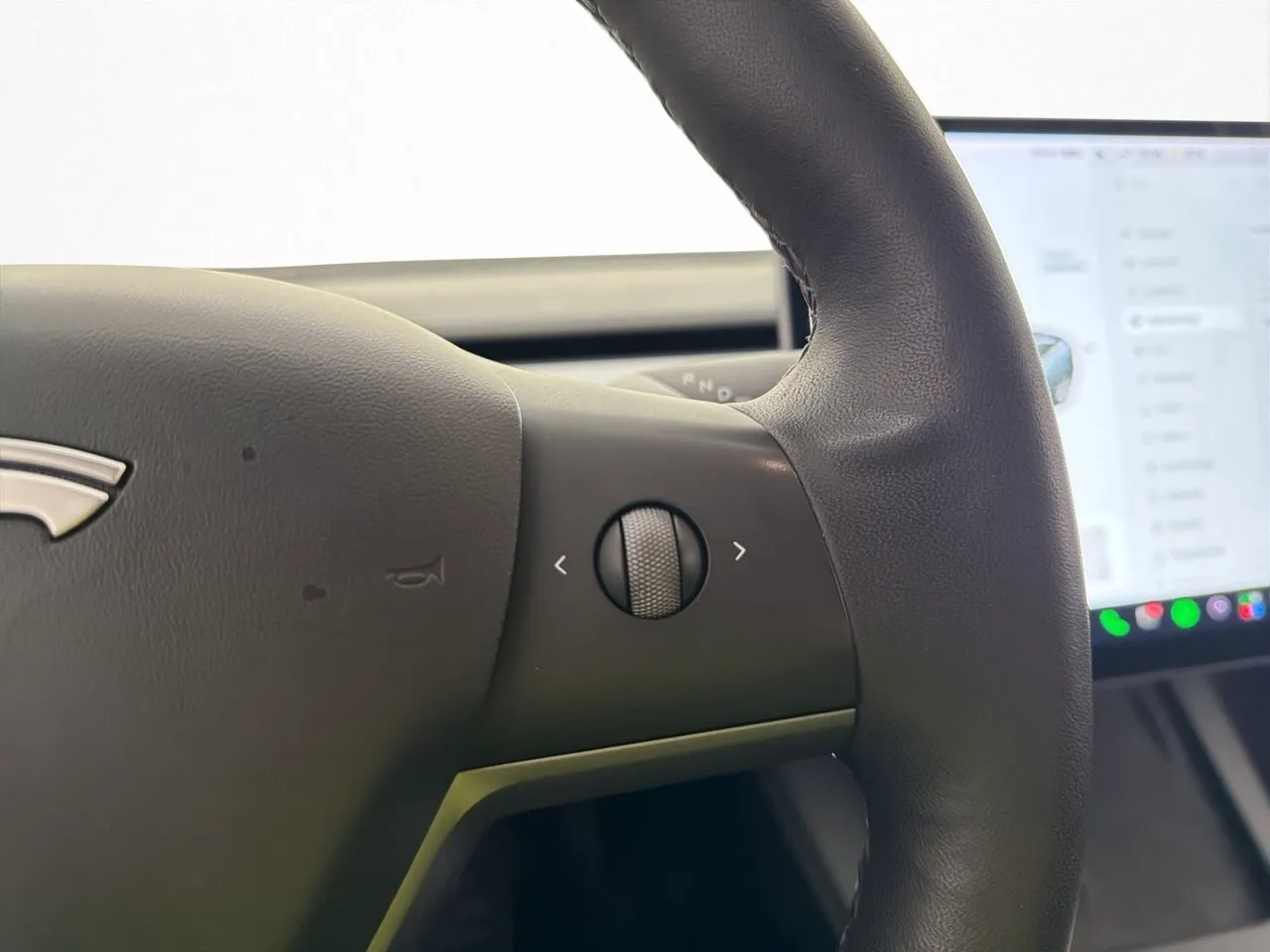 Tesla Model 3 bild 17