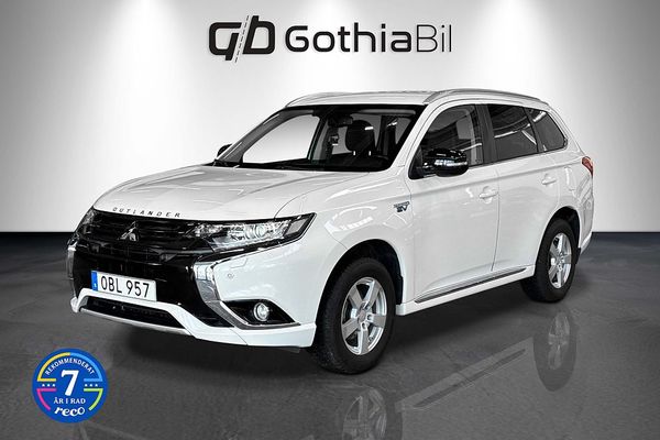 Mitsubishi Outlander PHEV Plug-in CVT City 4WD 203hk Navi Dragkrok Kamera - 2016