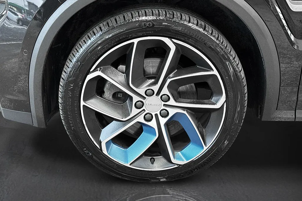 Lynk & Co 01 bild 8