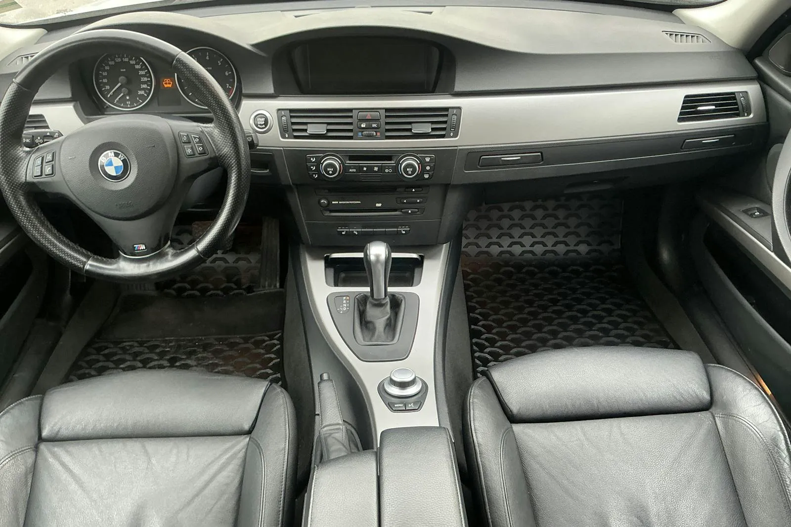 BMW 330 bild 7