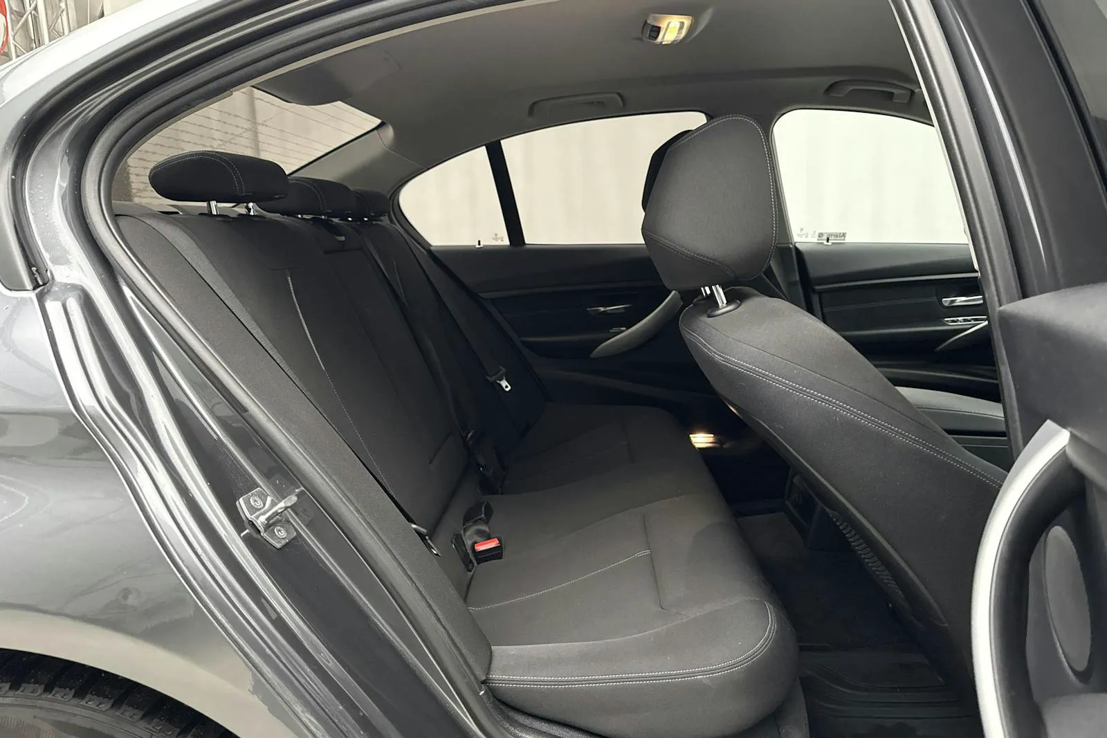 BMW 320 bild 8