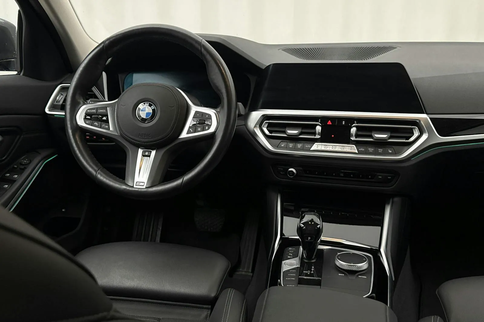 BMW 330 bild 16