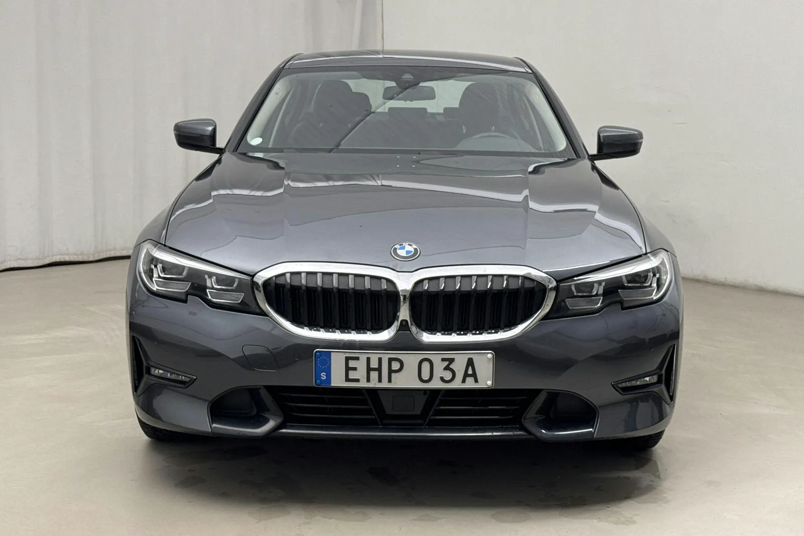 BMW 330 bild 4