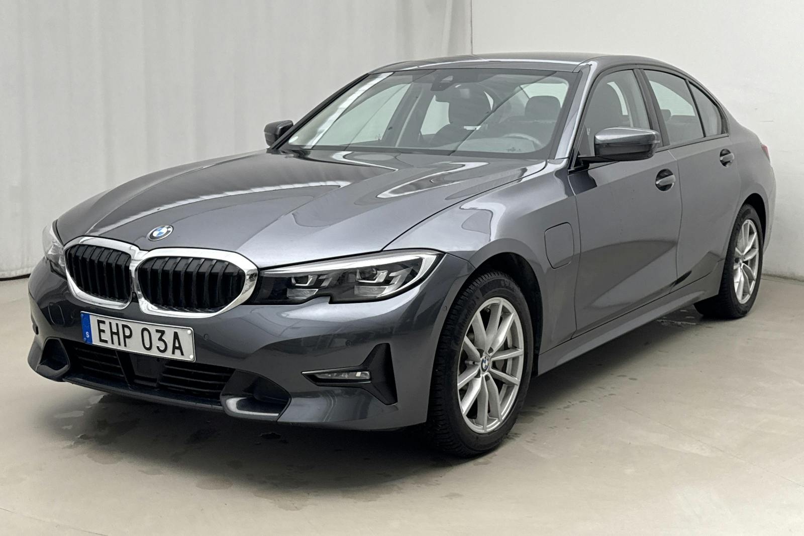 BMW 330