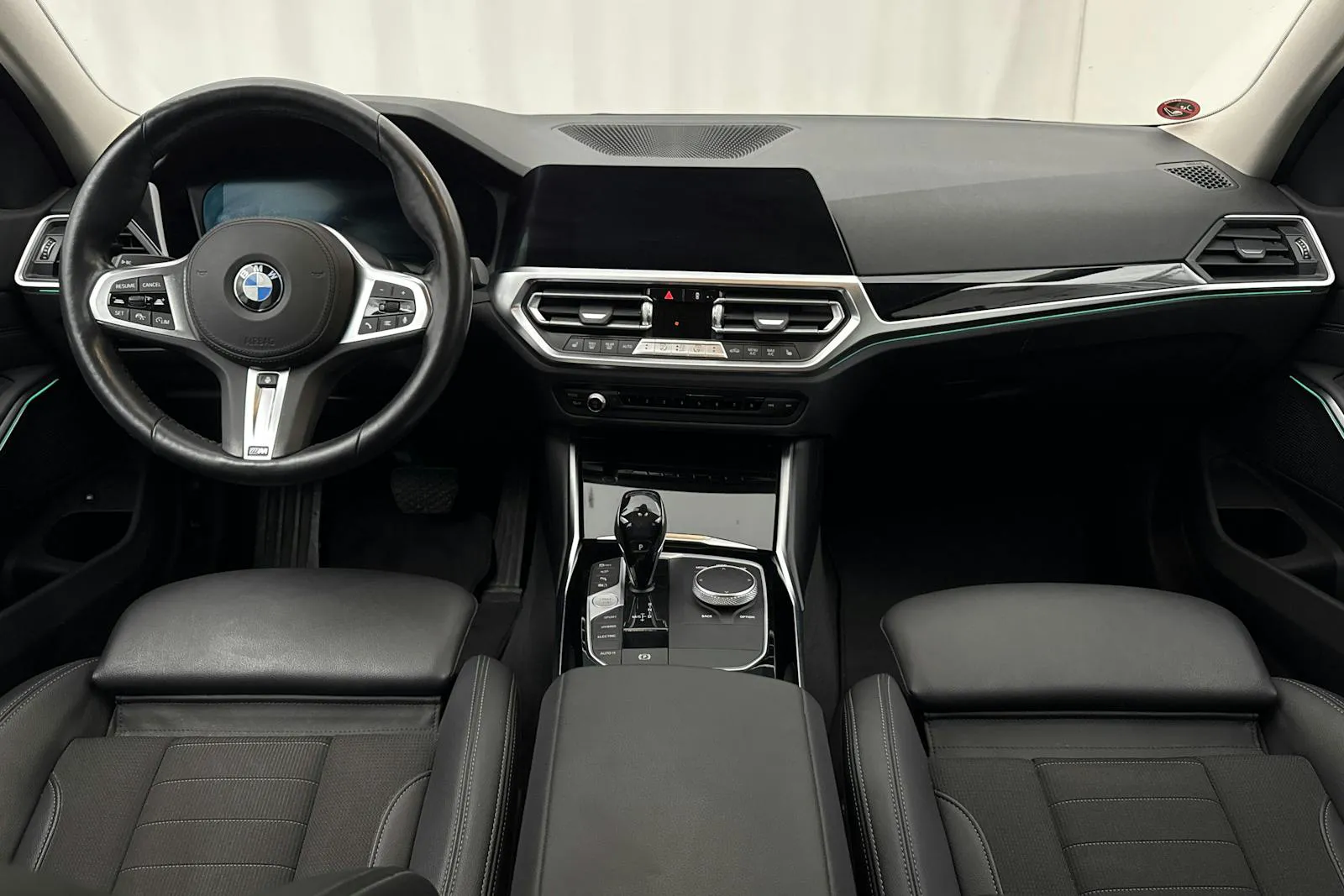 BMW 330 bild 6