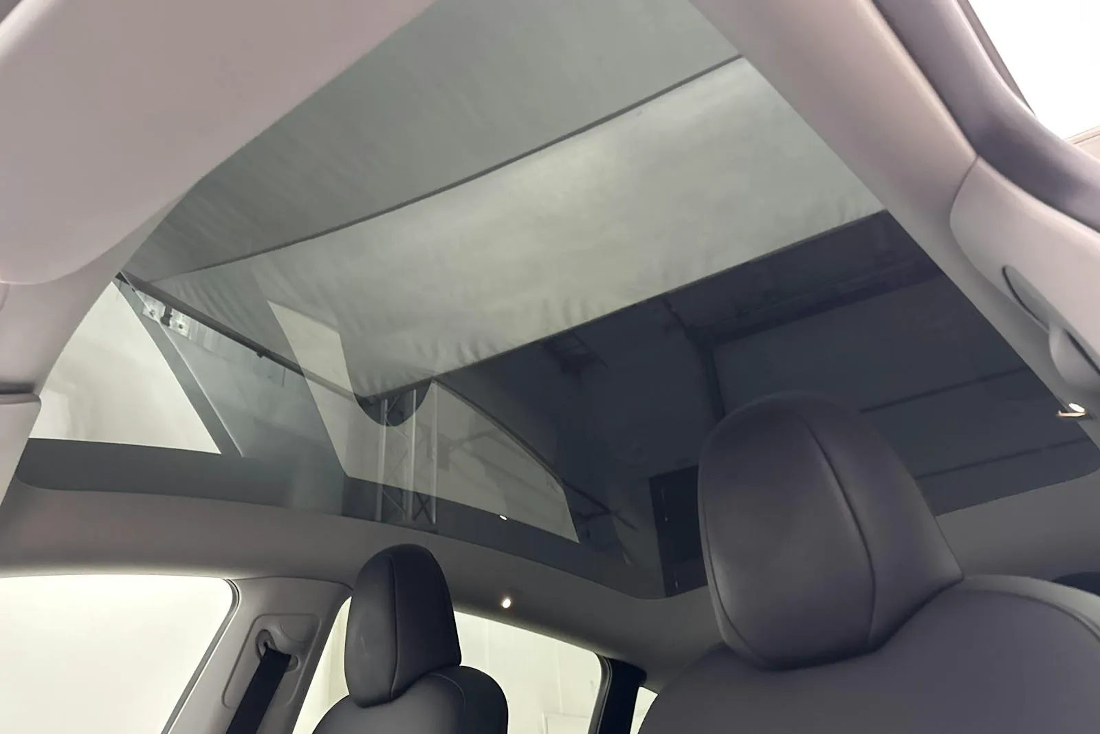 Tesla Model Y bild 16