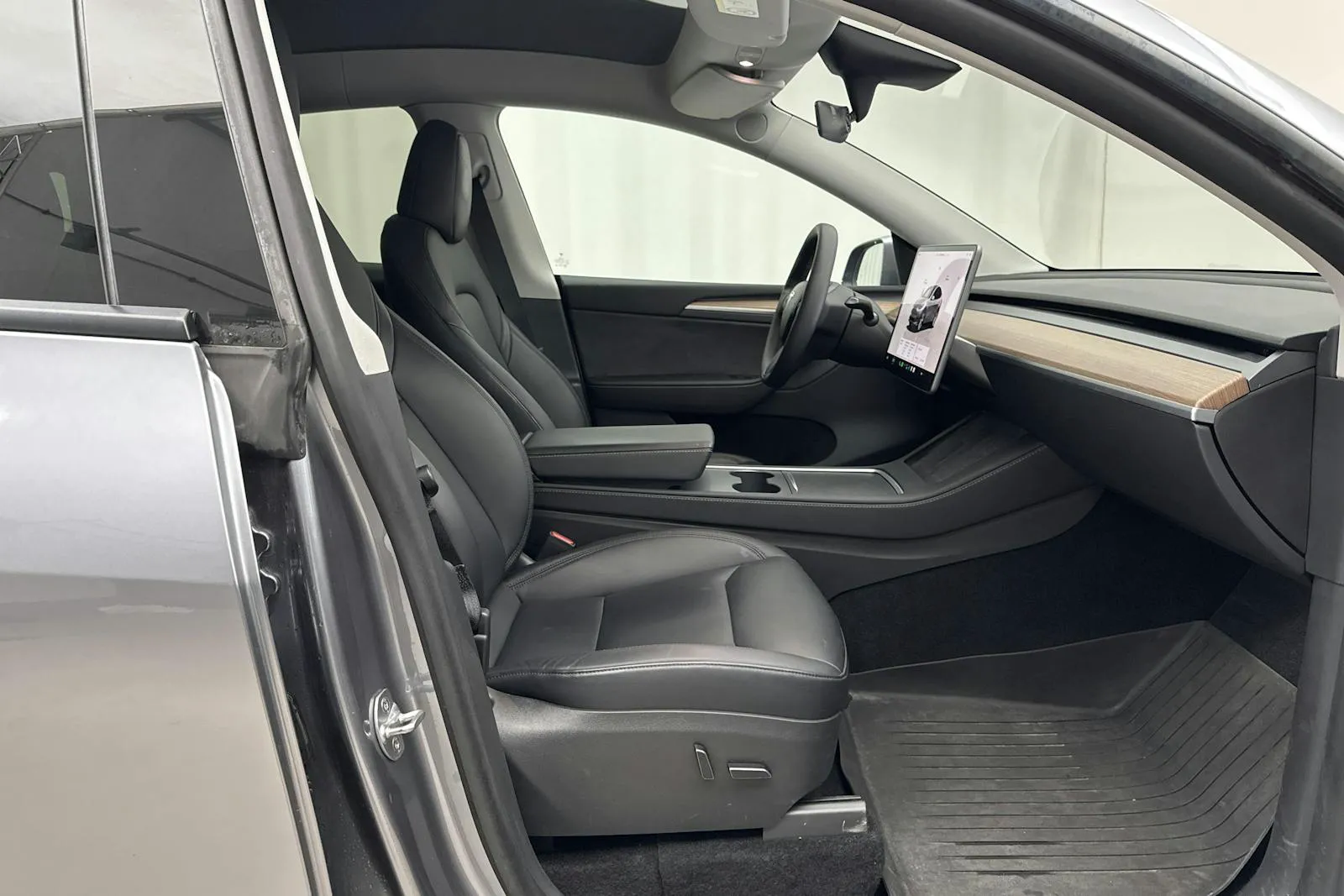 Tesla Model Y bild 7