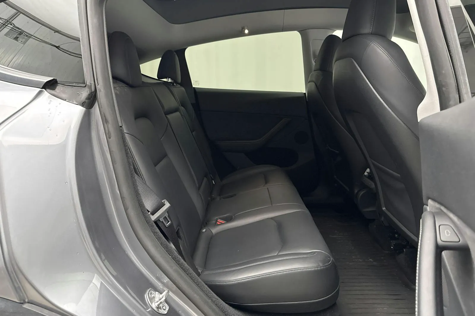 Tesla Model Y bild 8