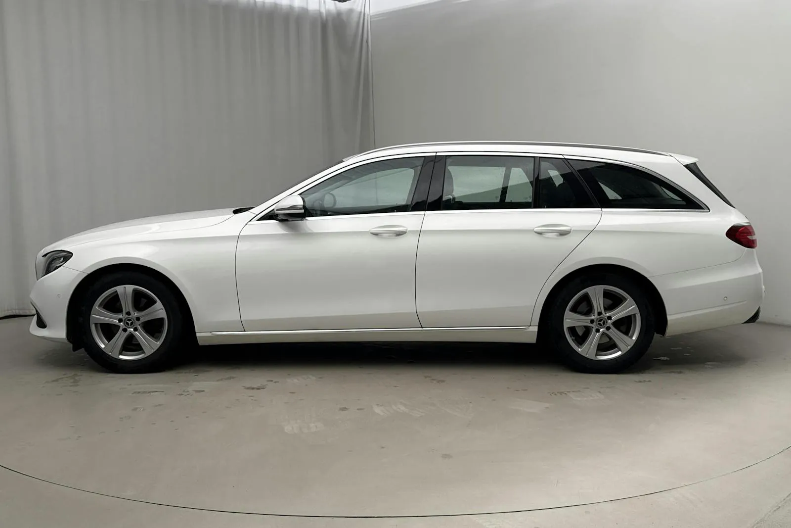 Mercedes E200 bild 2